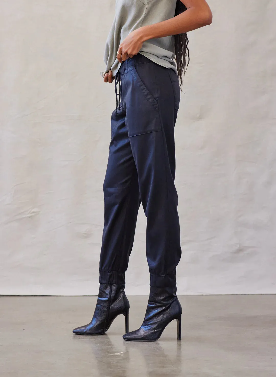 Chelsea Luxe Pocket Jogger