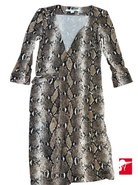 Diane Von Furstenberg Julian classic wrap dress size 4