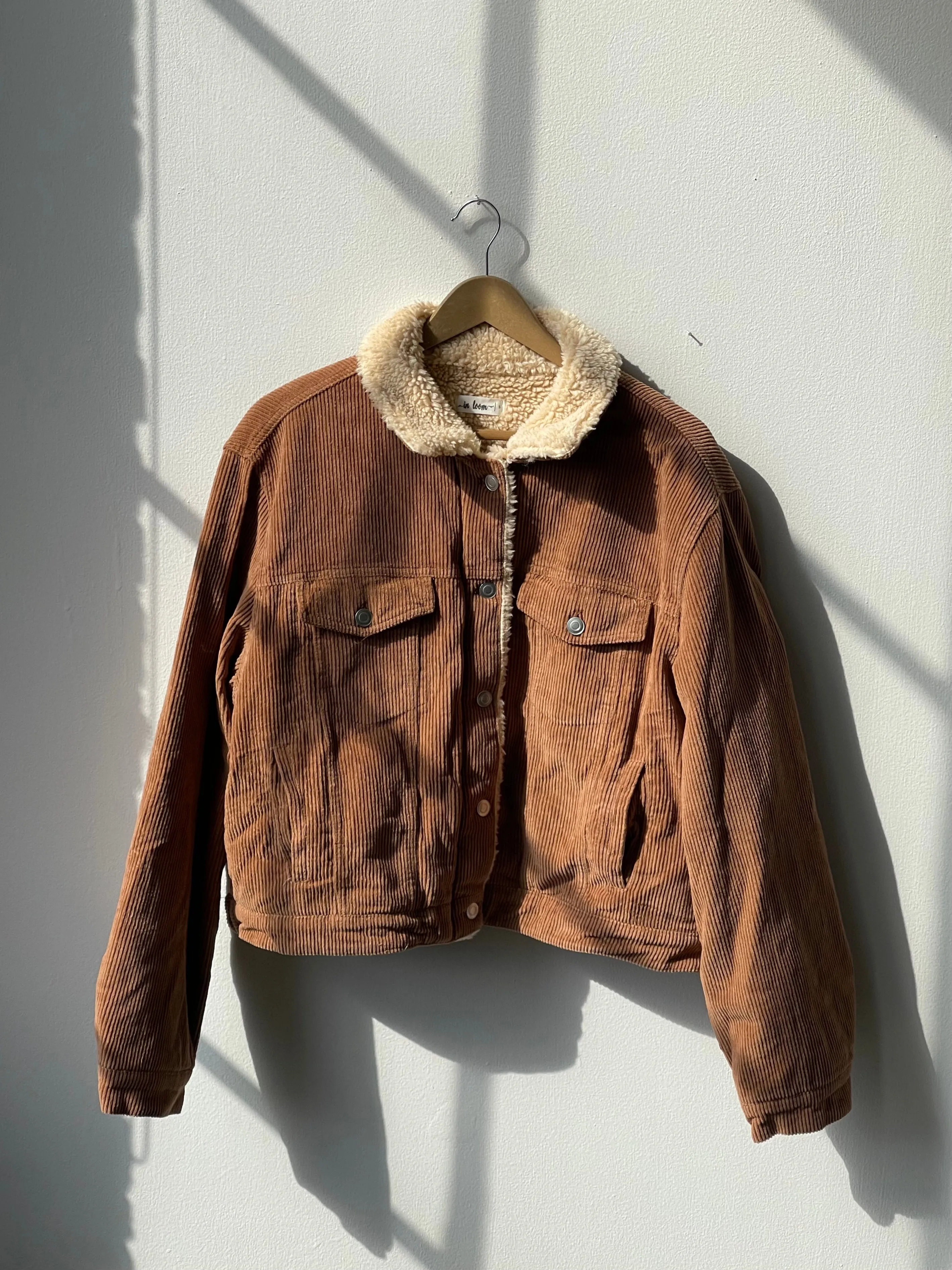 Ernie Cotton Sherpa Lined Cropped Corduroy Jacket In Camel