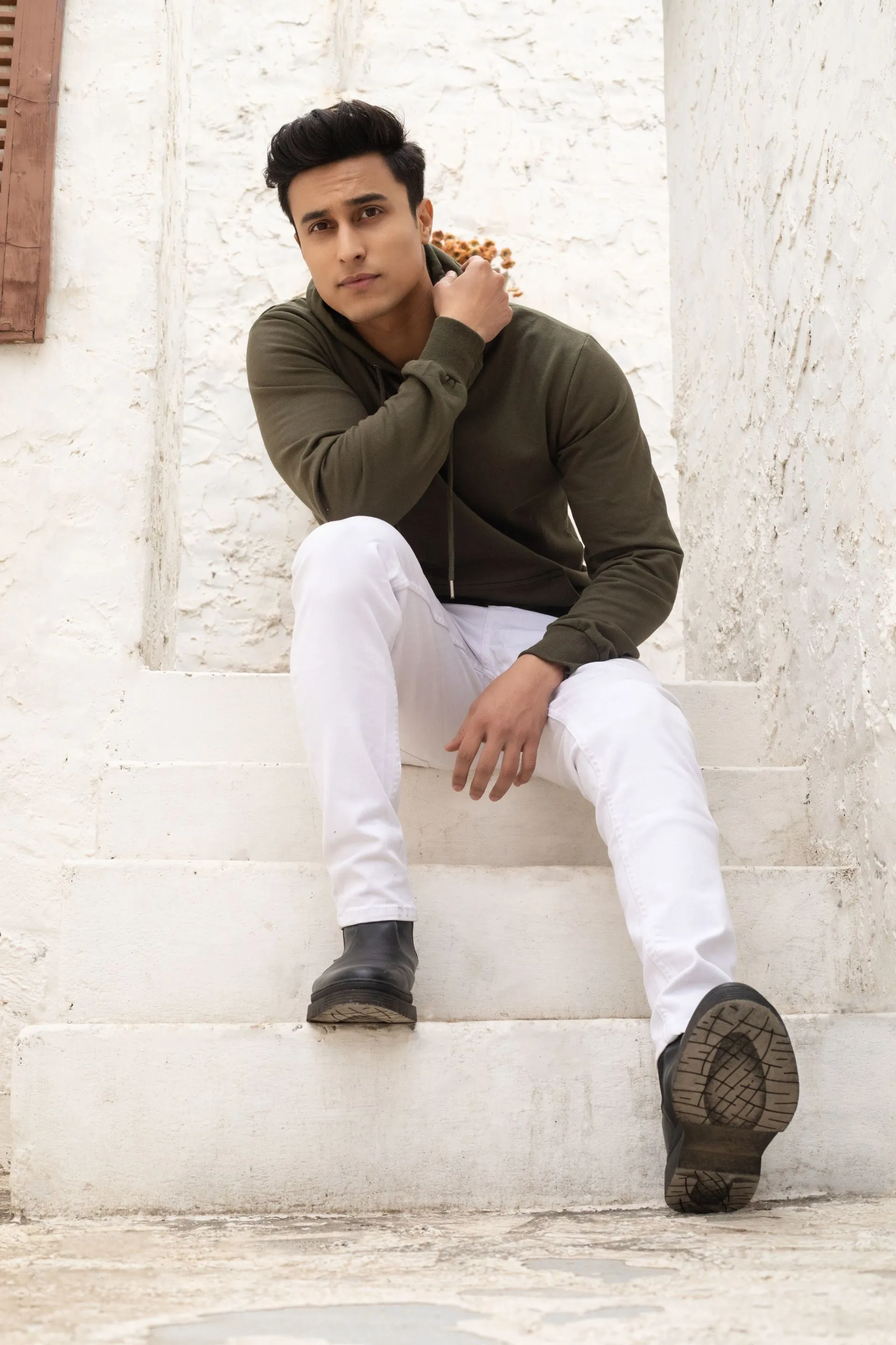 Firangi Yarn Super Soft Cotton Fern Olive Hoodie With Kangaroo Pockets