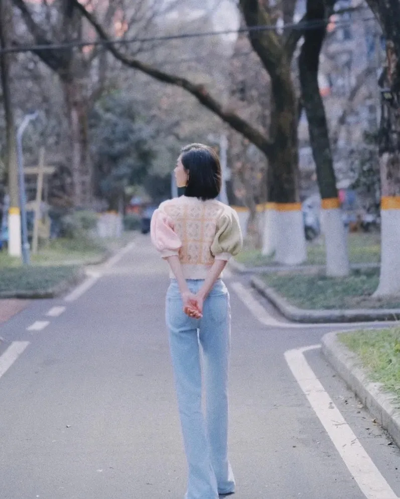 flora crop puff sweater