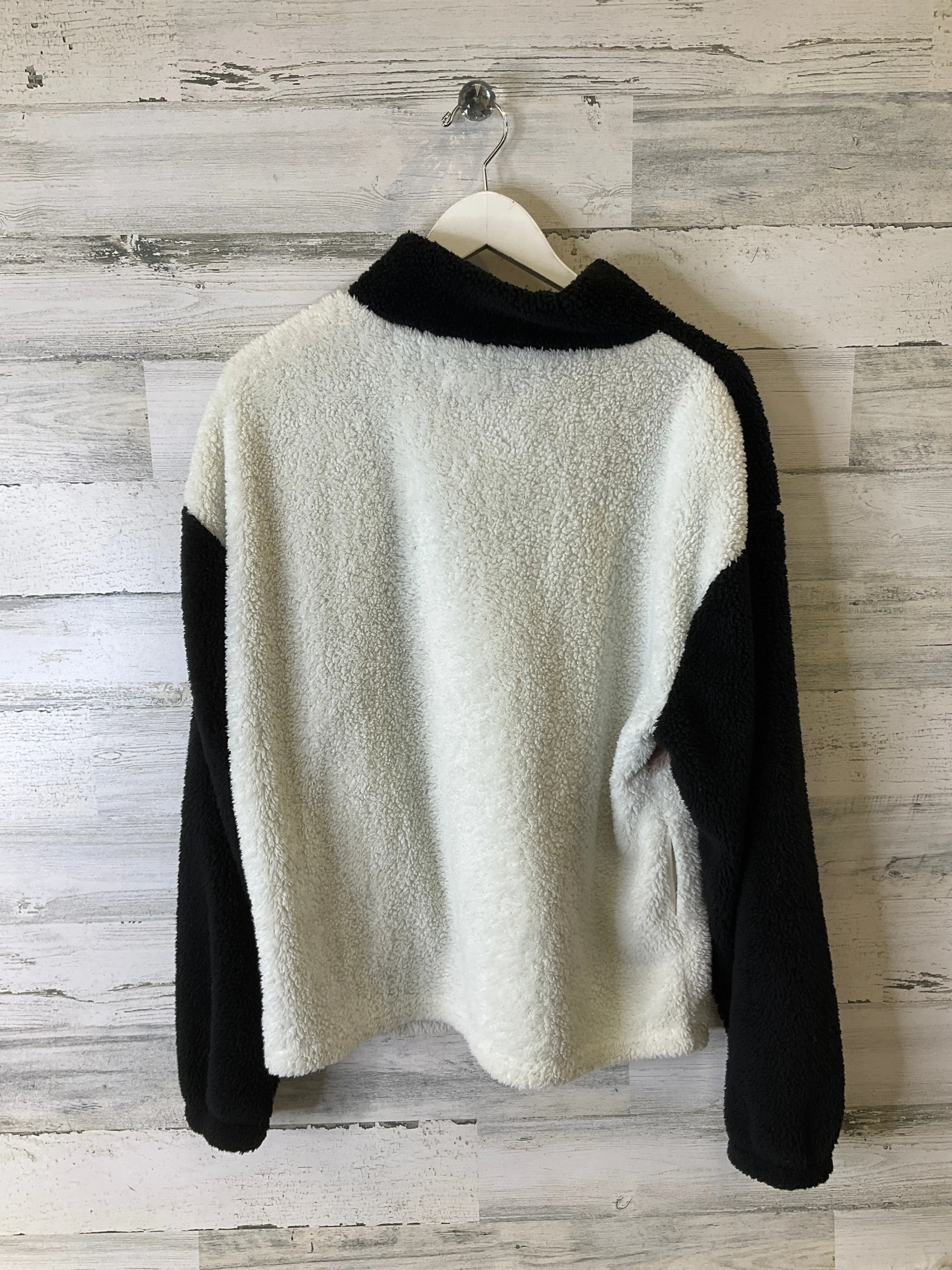 Jacket Faux Fur & Sherpa By Colsie In Black & White, Size: L