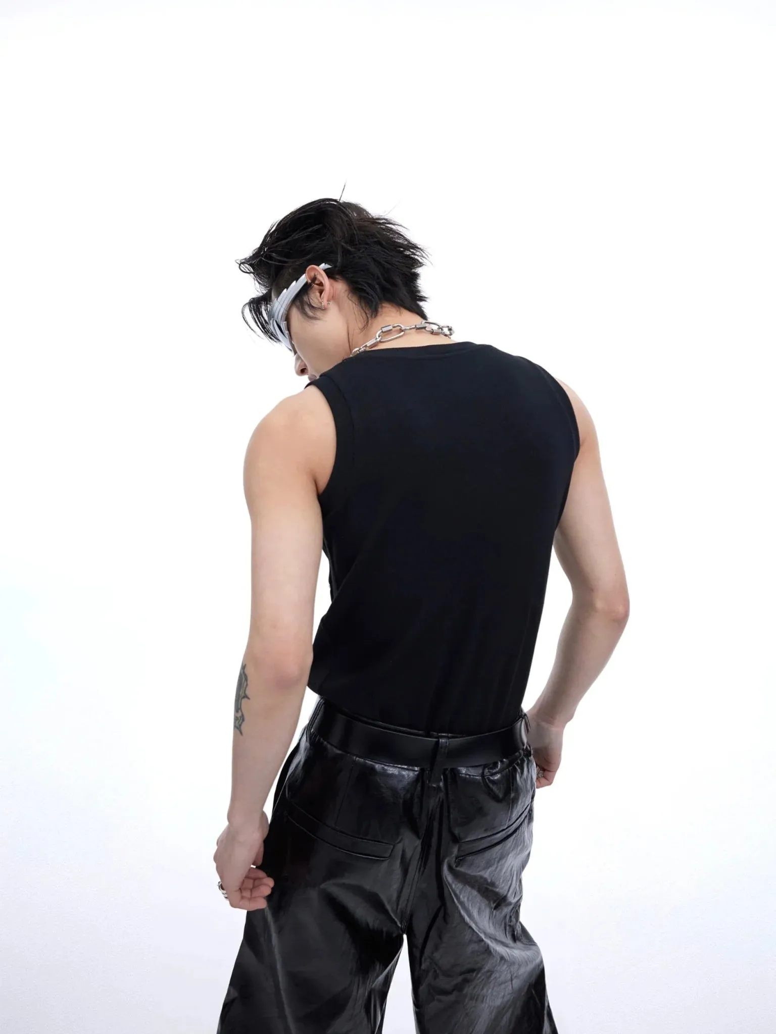 Men's Punk Sports Slim-Fit Tank Top with Metallic Accents & Line Pleated