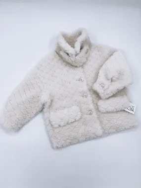 MI LOVES SIGNATURE Shearling Jacket Ivory/Cream.